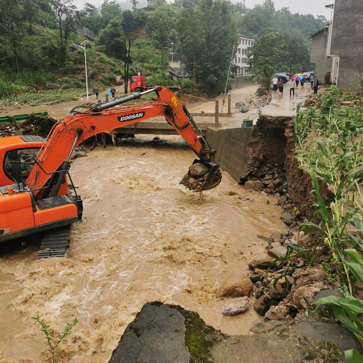 新一轮暴雨来袭 多地加强防汛抢险救灾(图2)