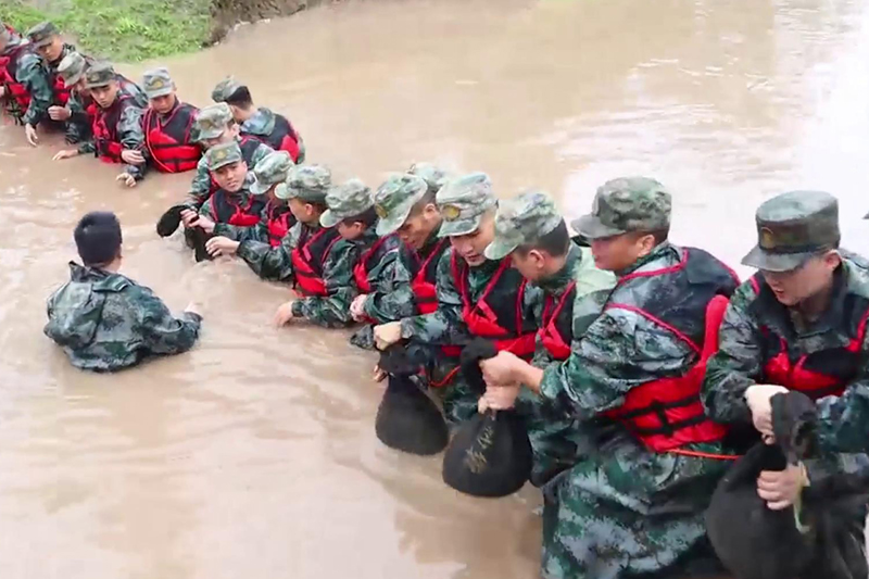 风雨同心 人民至上——以习近平同志为核心的党中央坚强有力指挥北京防汛抗洪救灾(图2)