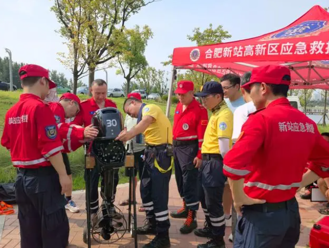 练为战！新站水域应急救援训练进行中(图2)