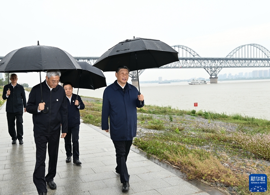 习近平在江西考察时强调 解放思想开拓进取扬长补短固本兴新 奋力谱写中国式现代化江西篇章(图1)