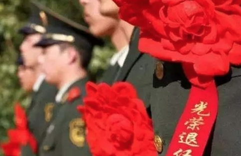 广西桂林：退役军人勇救落水夫妇