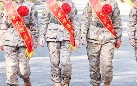 北京通州区：路遇危险，老兵挺身而出