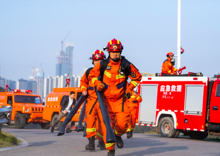 认真学习贯彻中央经济工作会议精神 为实现“十五五”良好开局