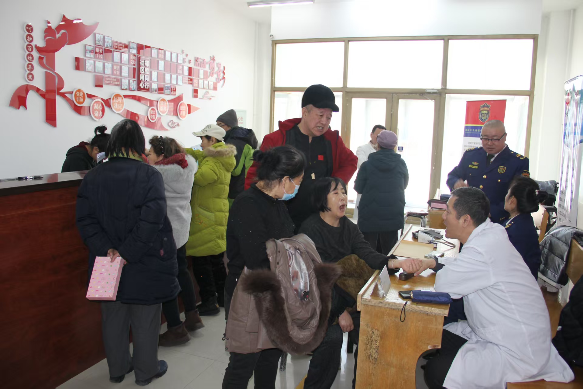 弘扬雷锋精神 情暖社区居民(图4) WechatIMG1119.jpg