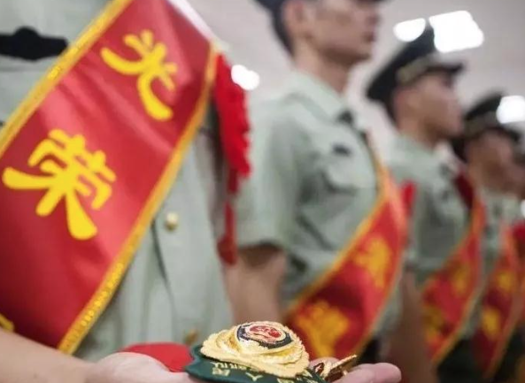 湖南：退役军人火场显身手