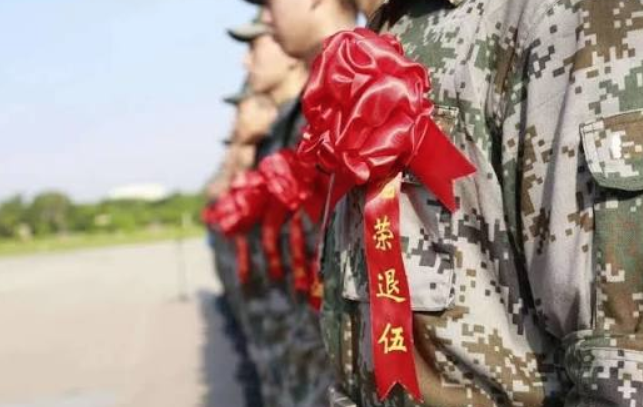 上海松江区：接娃路上变身“急救侠”