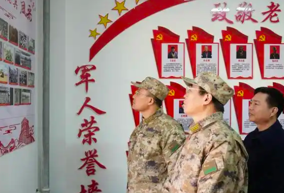 浙江海宁:火场见担当