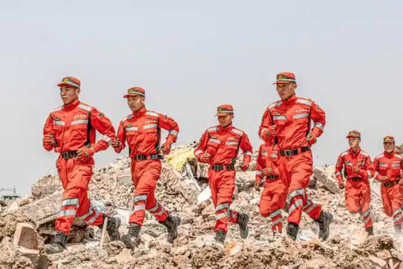 切实加强各类事故灾害风险防范应对 为人民群众欢度春节营造安全