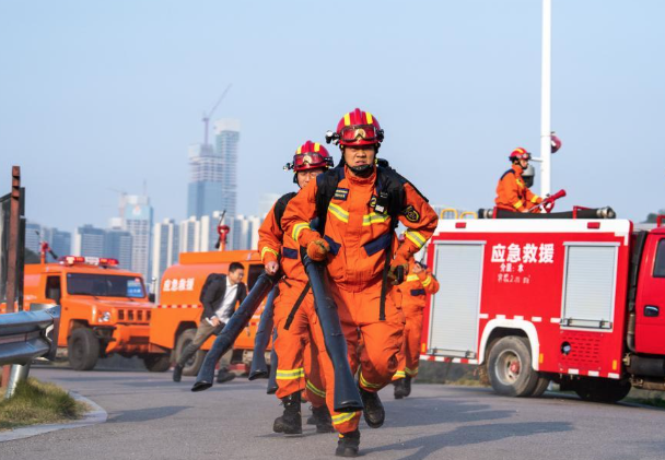 应急管理部召开全系统2026年  全面从严治党工作暨警示教育