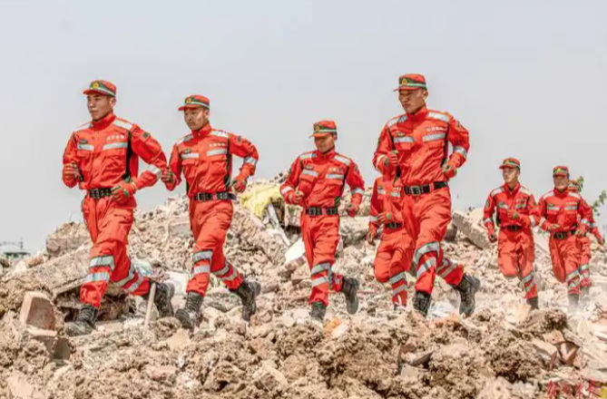 国家防总办公室、应急管理部会商部署  重点地区防汛抢险救灾工